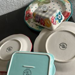 The Pioneer Woman 12 piece