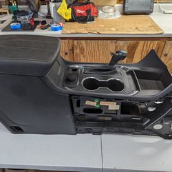 2018 Chevy Traverse Front Center Console