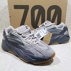 Yeezy Boost 700 11.5M