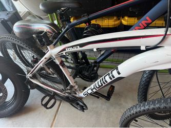 Men’s Scwinn Mountain Bike