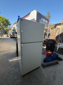 Hotpoint refrigerator