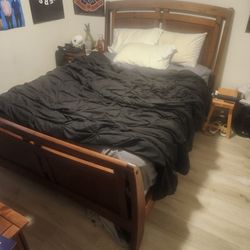 Queen sleigh Bad WITH Mattress And Box Spring 