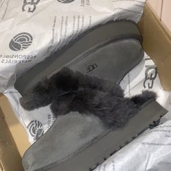 Gray Uggs Disquette 