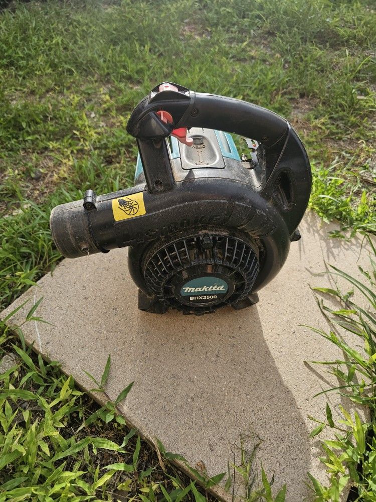 Millwaukee Leaf Blower 4 Cycle