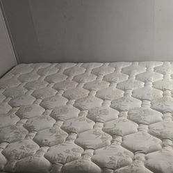 Queen mattress and metal base
