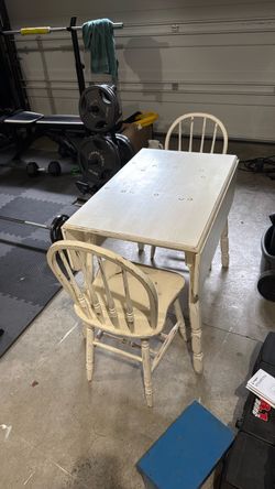Farmhouse table and chairs- solid