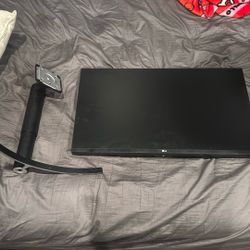 32 Inch LG Monitor 