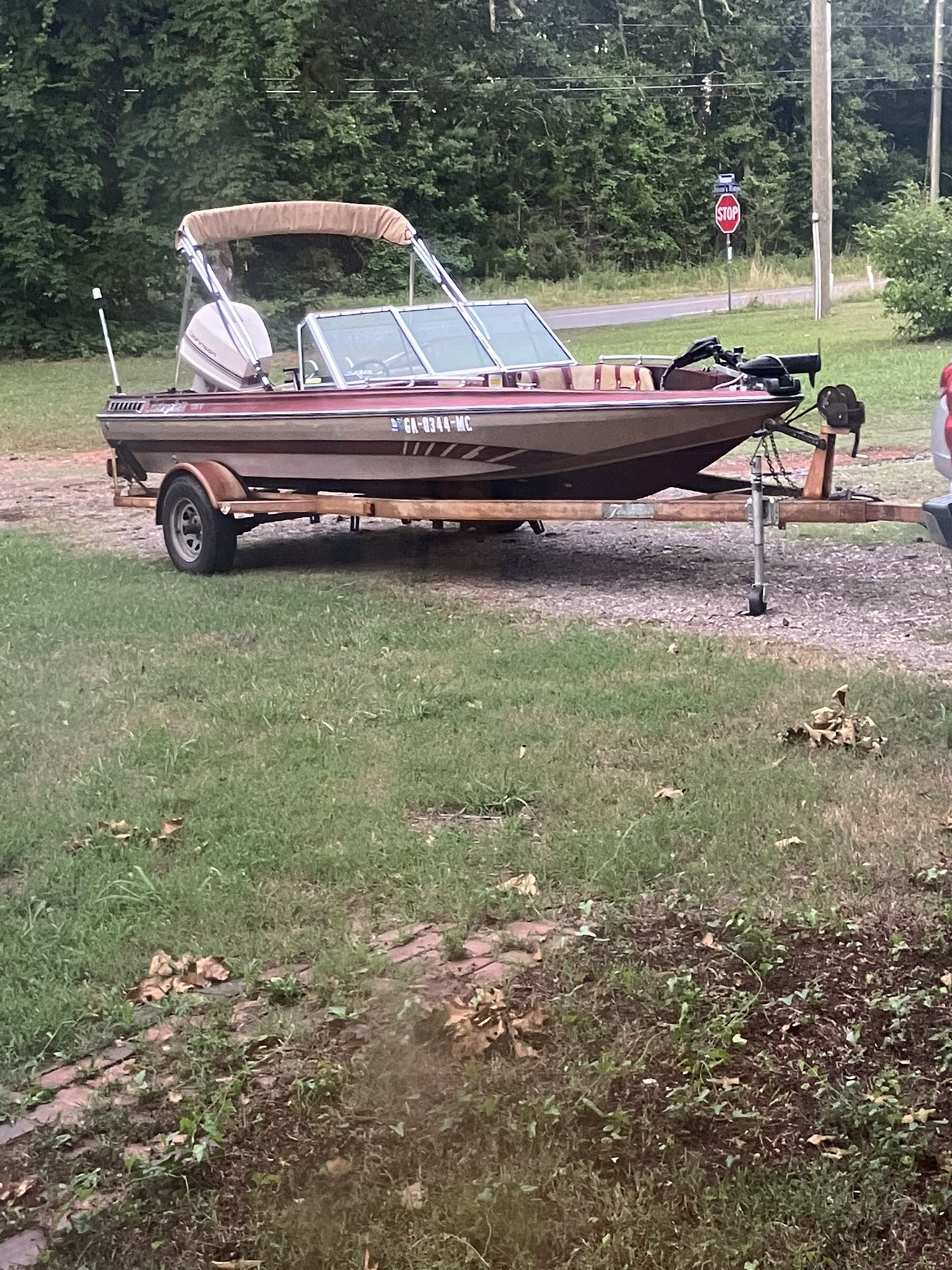 Astroglass Fish And Ski Boat
