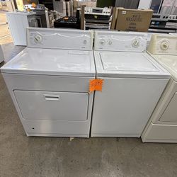 Kenmore washer and gas dryer set 
