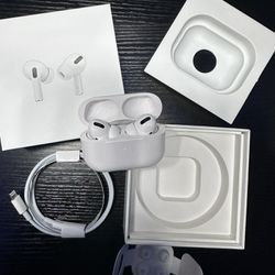 AirPods Pro Wireless Charging Case 