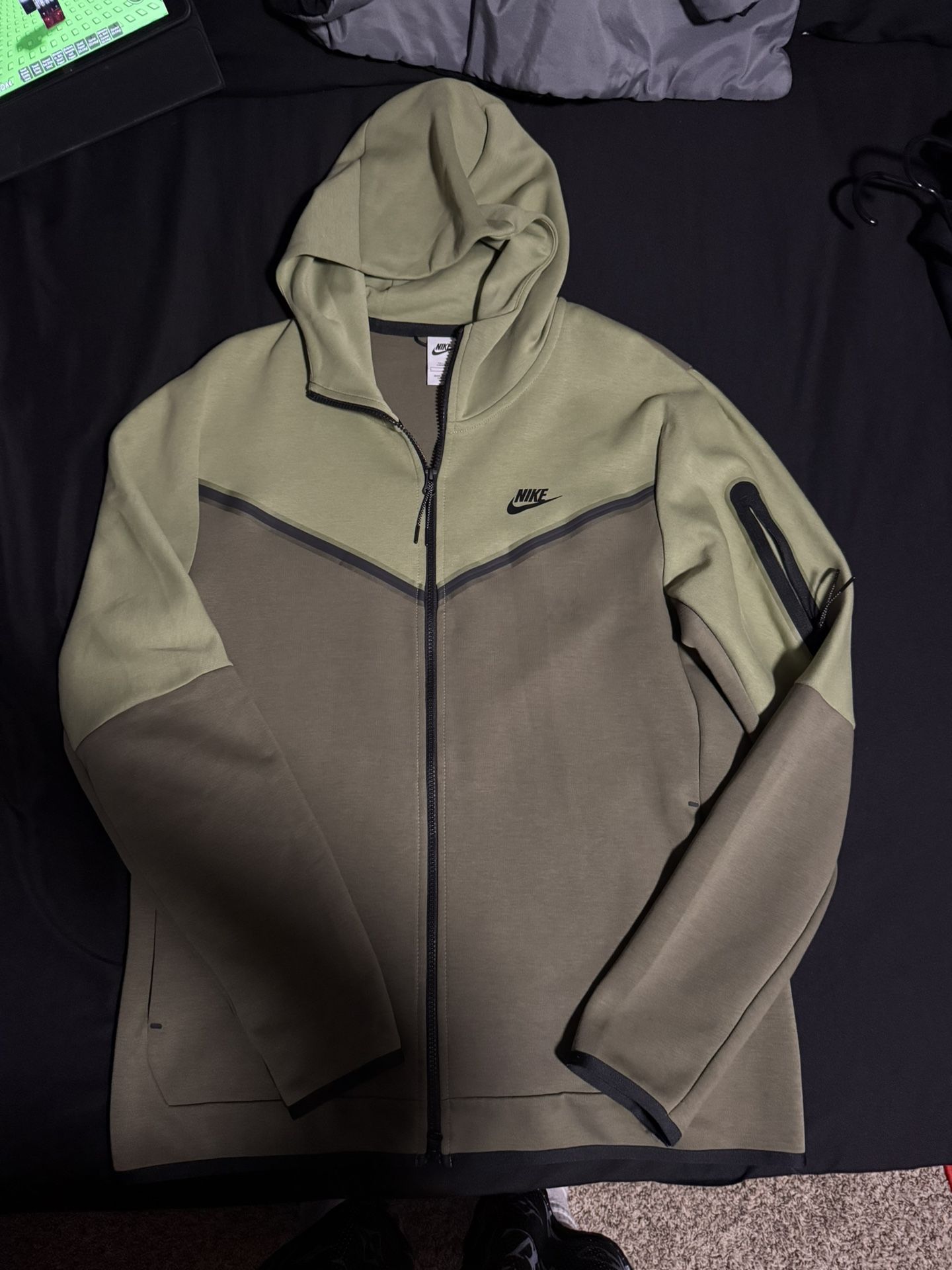 Nike Tech
