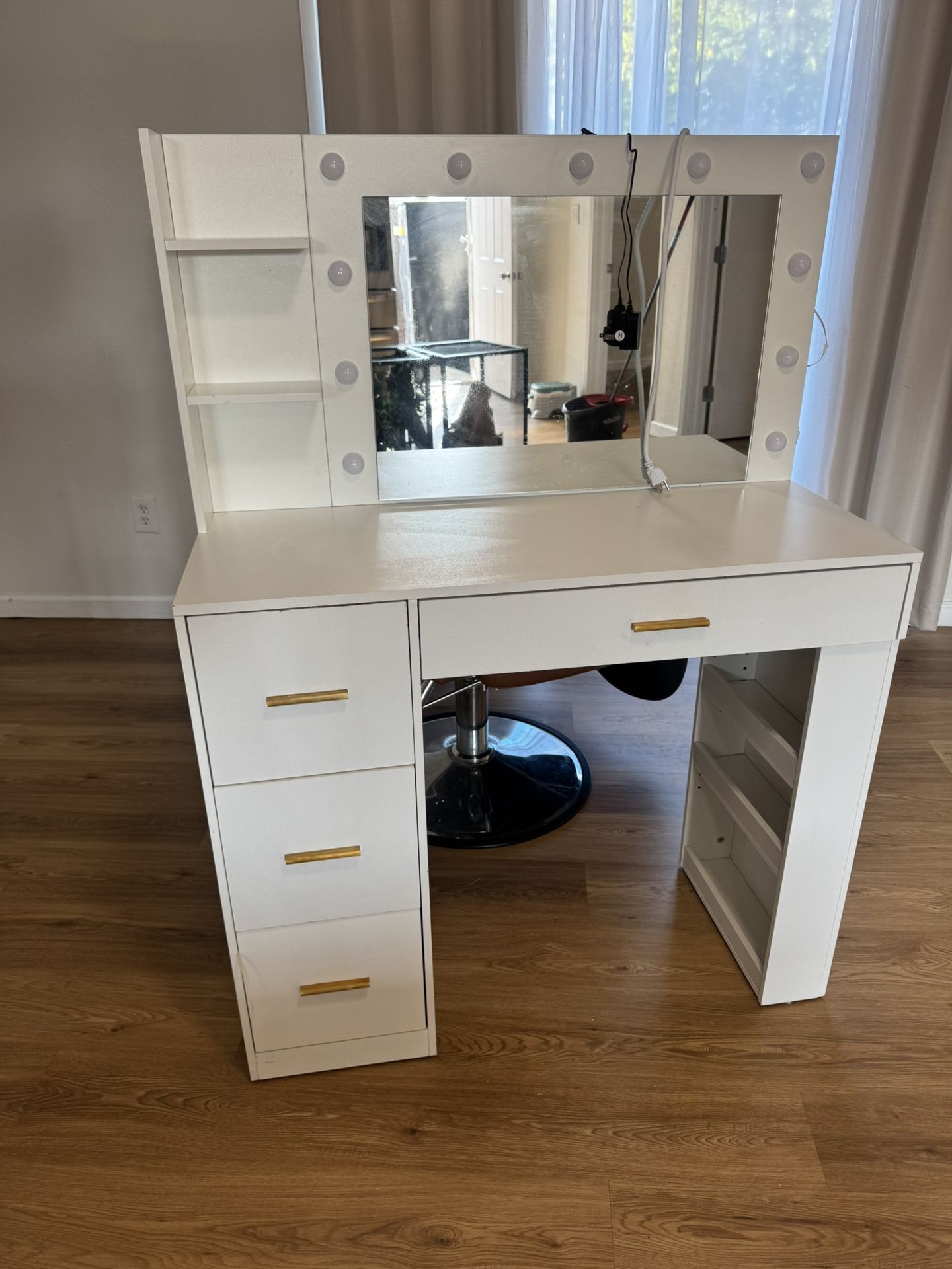mirror Make Up Vanity new used a few months