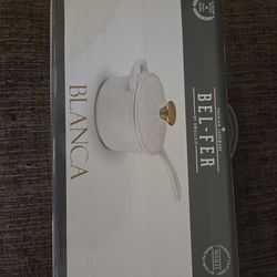 Belfort Blanca 7.5 quart cast iron sauce pot with lid