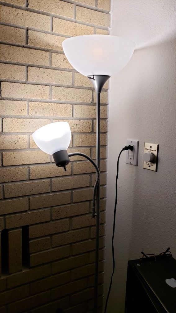 2 Floor lamp with reading light