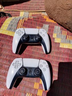 SONY PS5 CONTROLLERS 