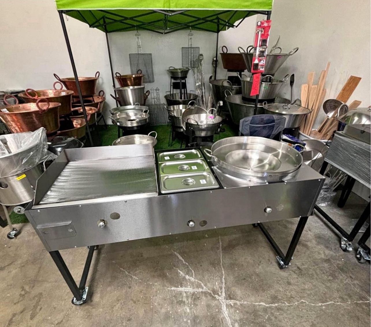 Plancha De 24”, 3 Charolas Baño María, Y Comal De Bola Para Arriba Incluye Manguera Con Regulador Taco Carts