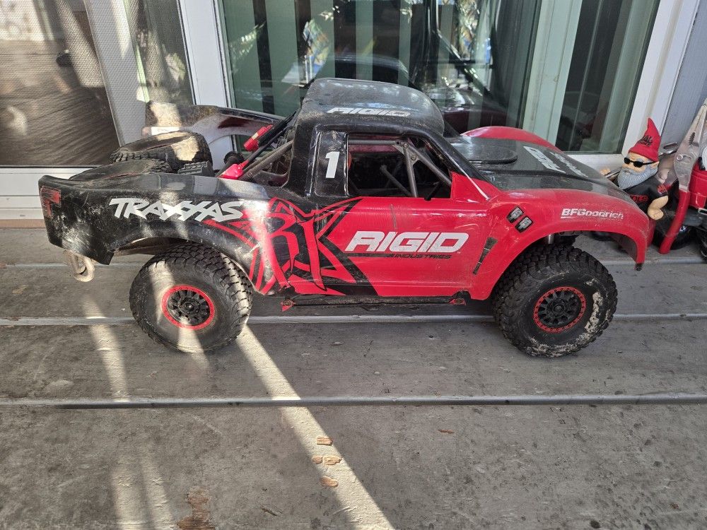 Traxxas Unlimited Desert Racer