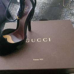 black velvet womens heels