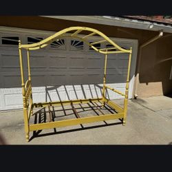 Ventage Eathan Allen Twin Size Canopy Bedroom Set 