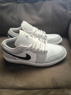 Barely warn "Nike Air Jordan 1 Low"  white, midnight navy, neutral grey size 10.5 (NO BOX)