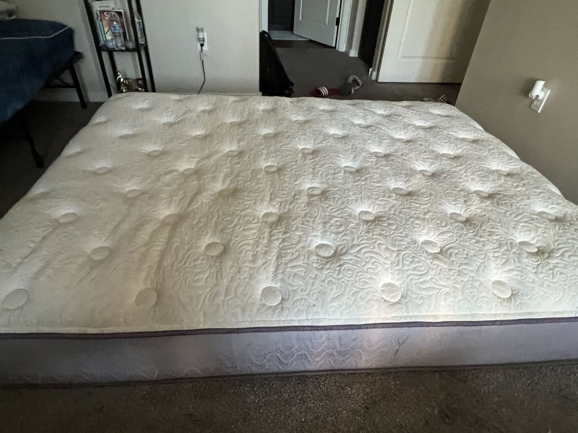 Queen Size mattress for Sale in Mesa, AZ OfferUp