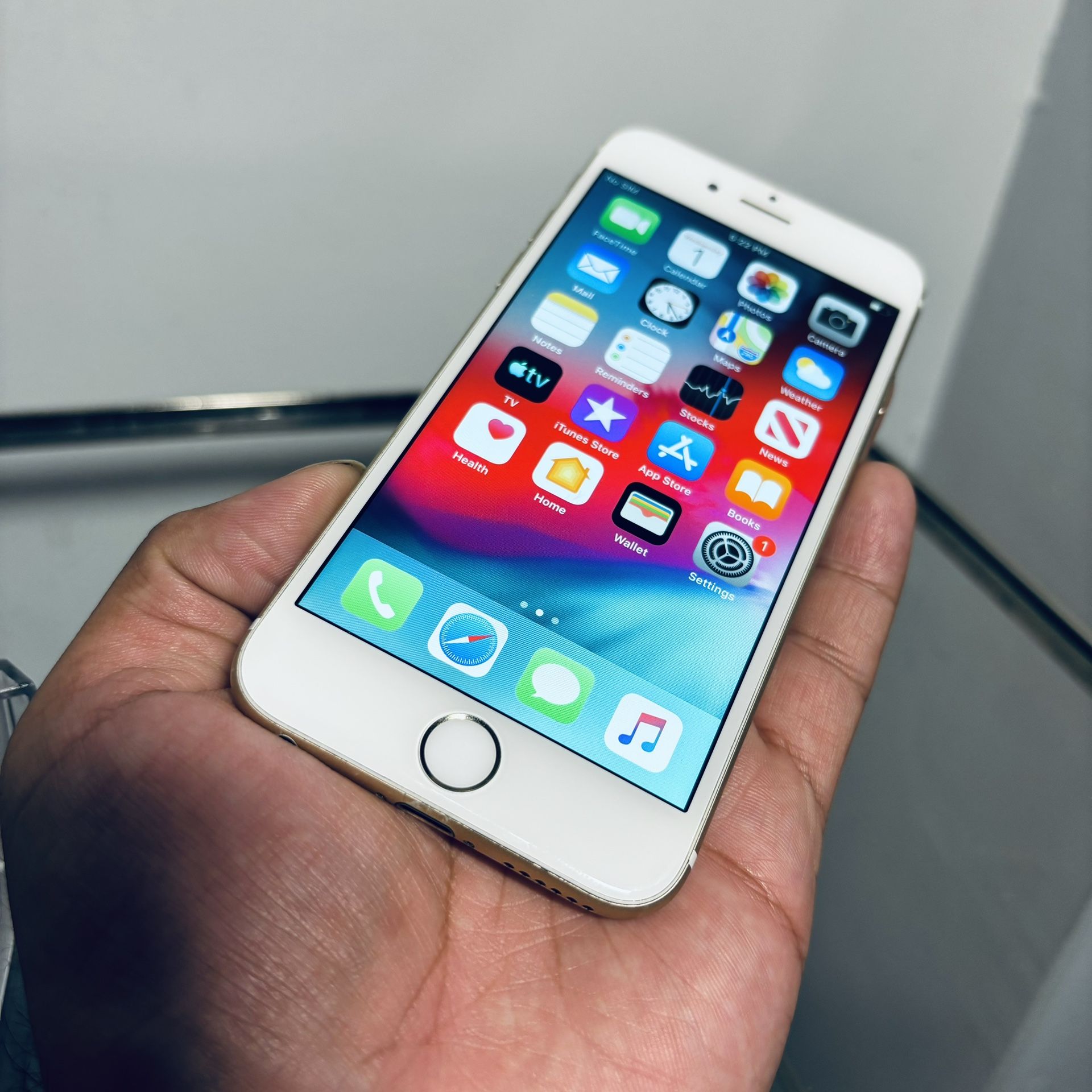 IPhone 6 64GB White/Gold UNLOCKED #44