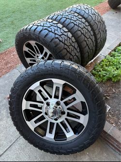 Toyota tundra 5 birlos wheels and tires