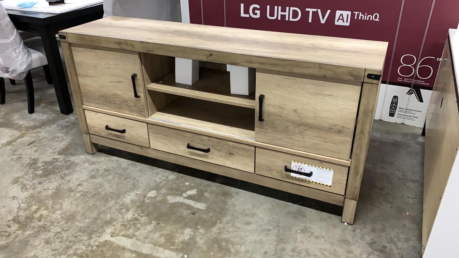Great Tv Stand up to75” Tv no problem Solif heavy wood (Finance available)