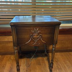 Antique Sewing Cabinet With Machine