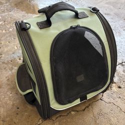 Sm . Dog/Cat Rolling/Backpack Carrier