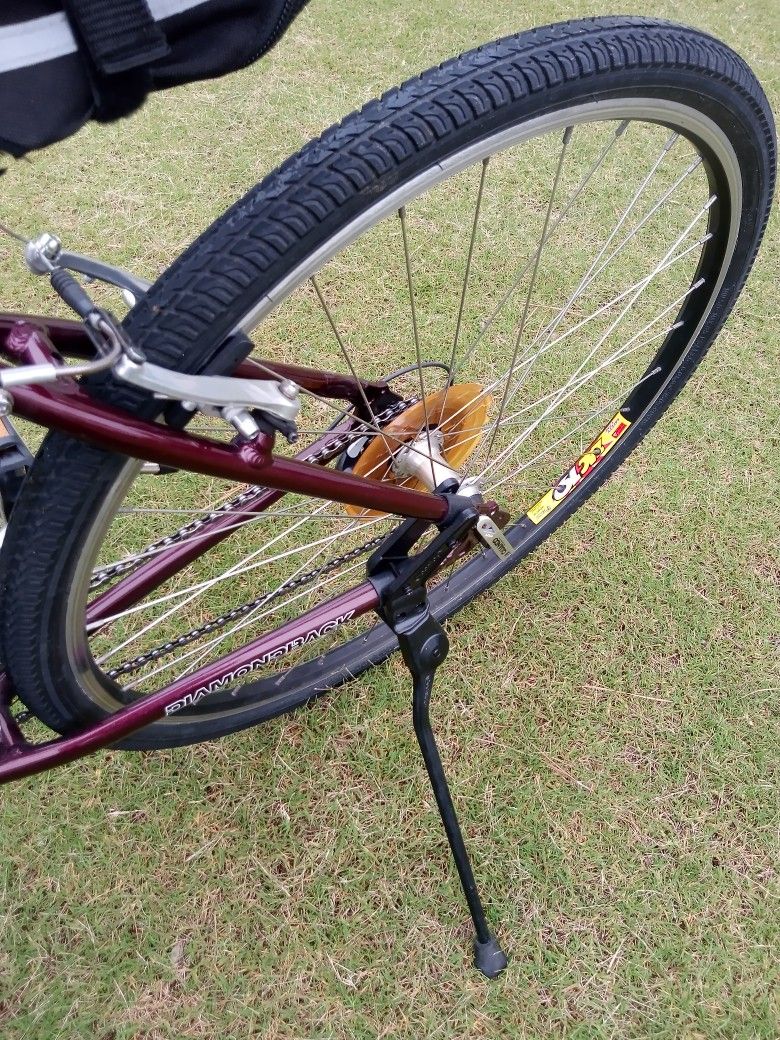 Beautiful Diamondback Maravista Hybrid Bike for Sale in Charlotte, NC