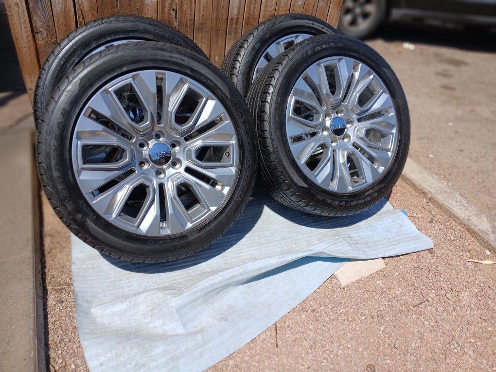 2024 OEM ORIGINAL TAKEOFFS GMC SIERRA DENALI 22 INCH TIRES GOODYEAR EAGLE SPORT 98 % DOT 1024 $ 1699
