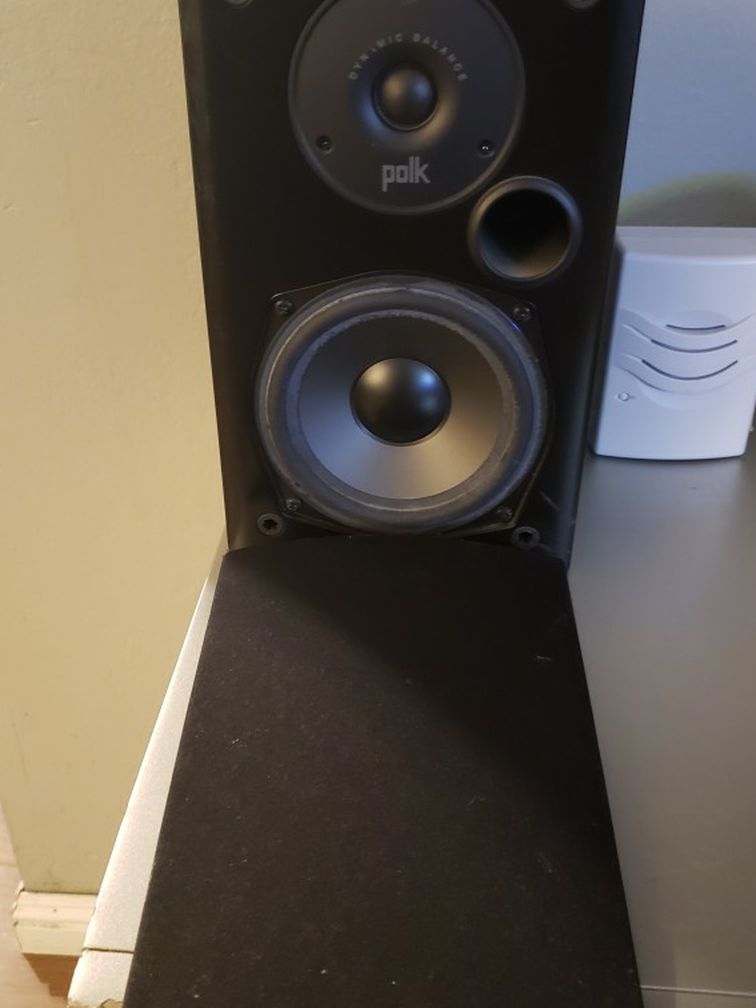 2 Polk Speakers..IN Great Condition