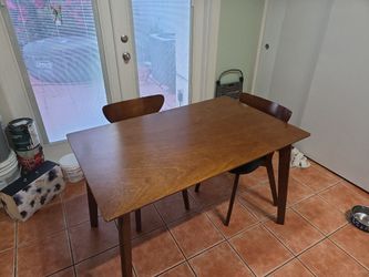 Dining table w/ 2 chairs