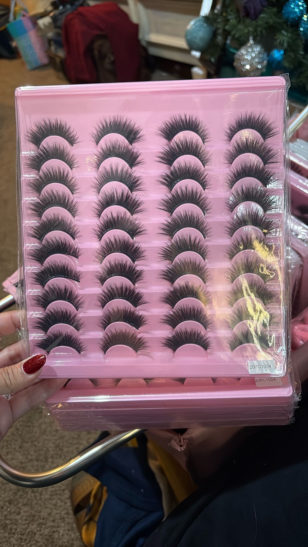 Smaller Dramatic Eyelashes