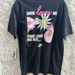 Nike Men Black T-Shirt with Pink Heart back logo New