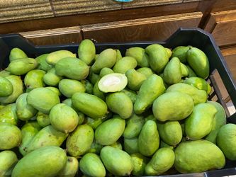 Mango tierno y sazΓ³n y nances $10 por libra