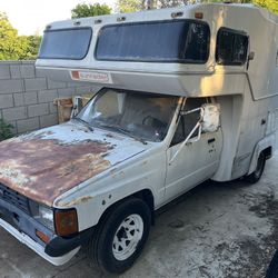 1984 Toyota Sunrader RV