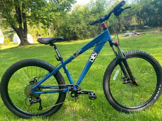 26 “ Diamondback Respnse XE Hardtail Mountain Bike 14” XS  Frame