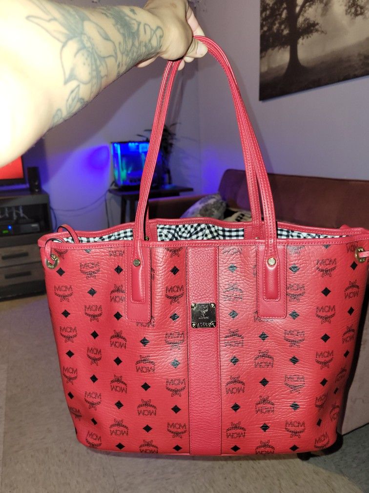 MCM Women Reversible Liz Shopper In Candy Red Visetos Tote for