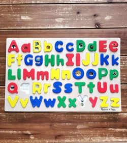 MELISSA & DOUG WOODEN ALPHABET PUZZLE
