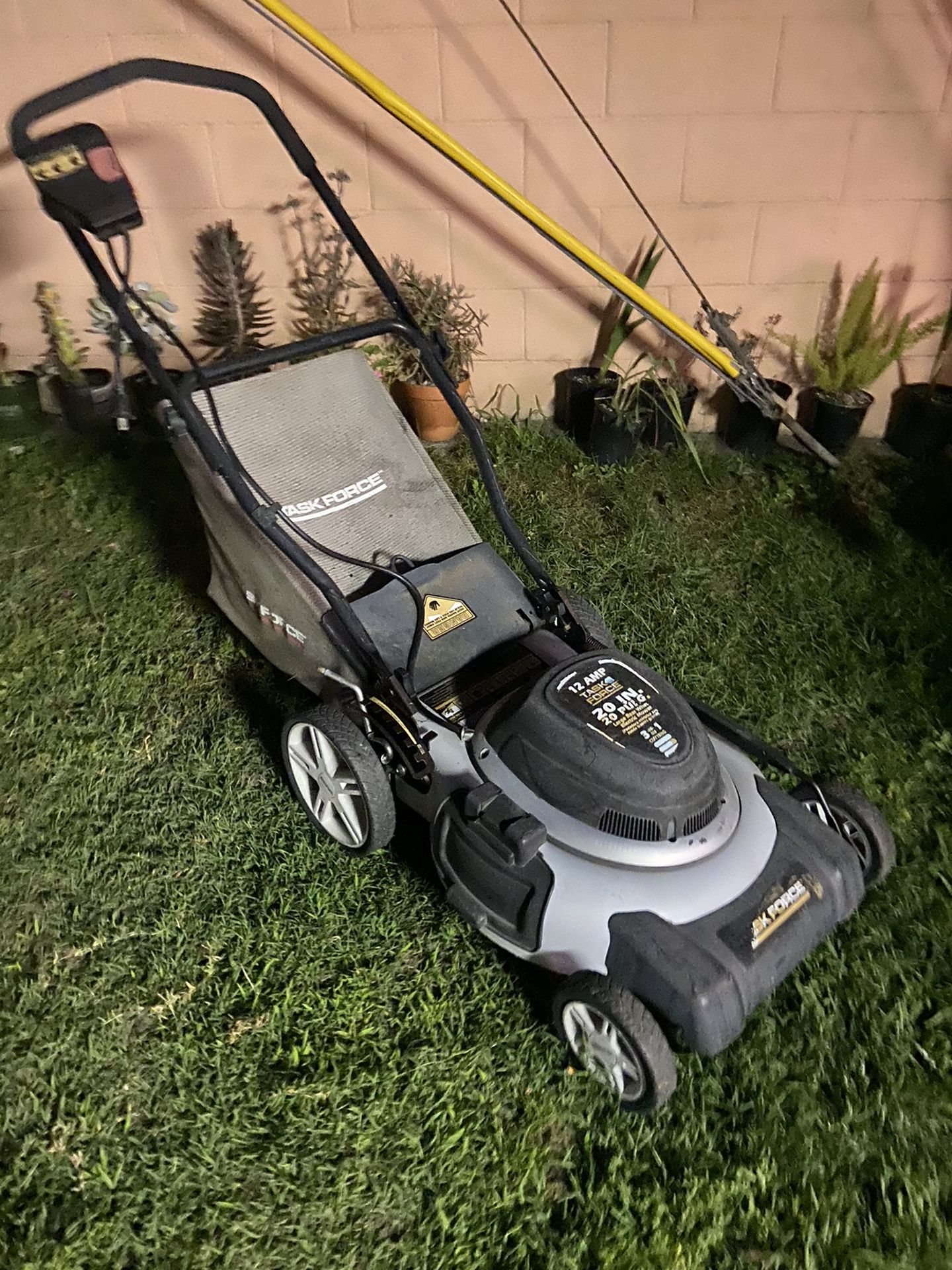 Task Force 12Amp 20in Corded Electric Push Lawn Mower for Sale in