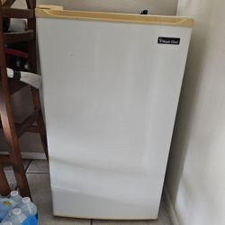 Mini-Fridge 