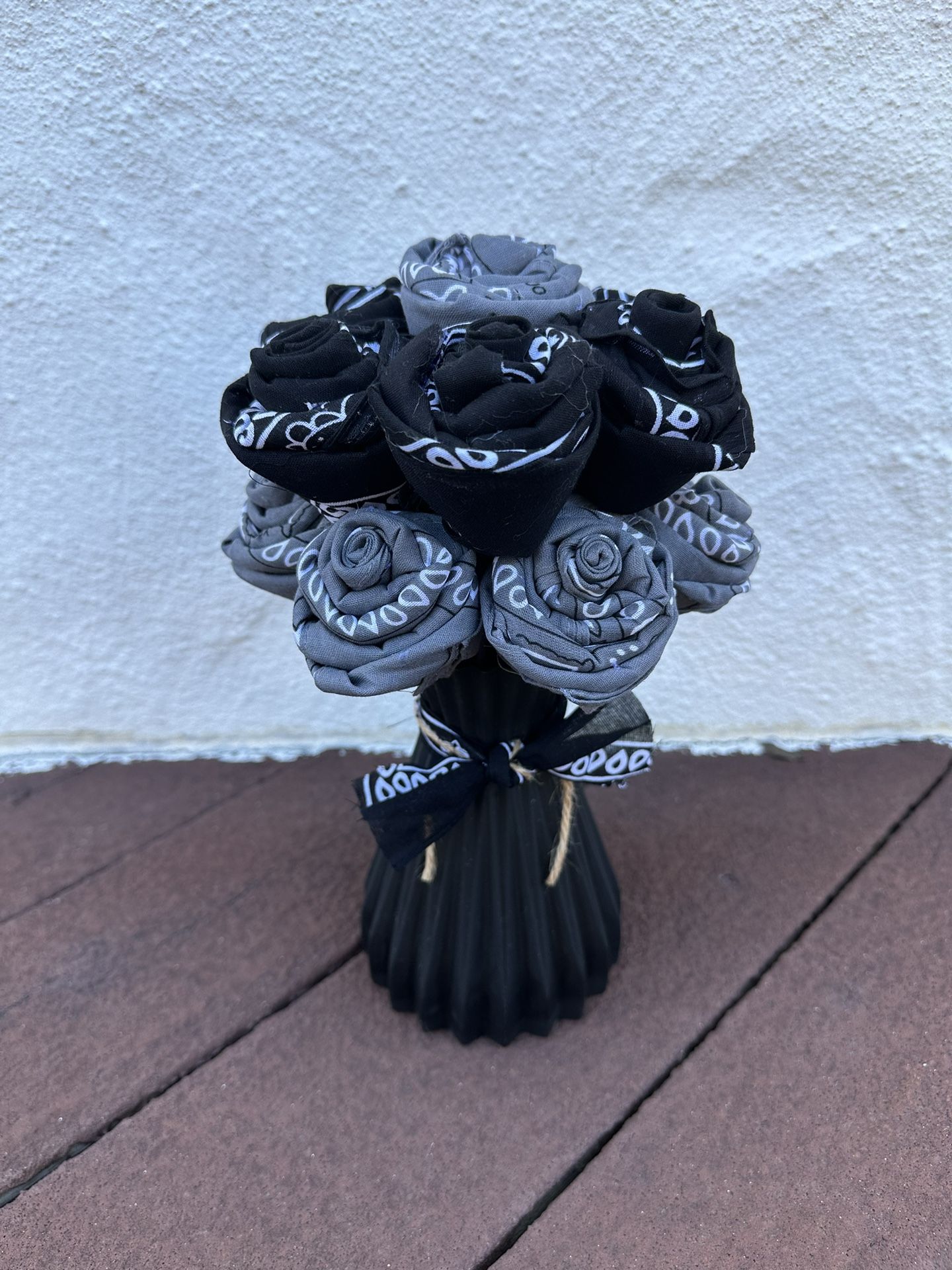 Bandana Rose Bouquet Black And Grey