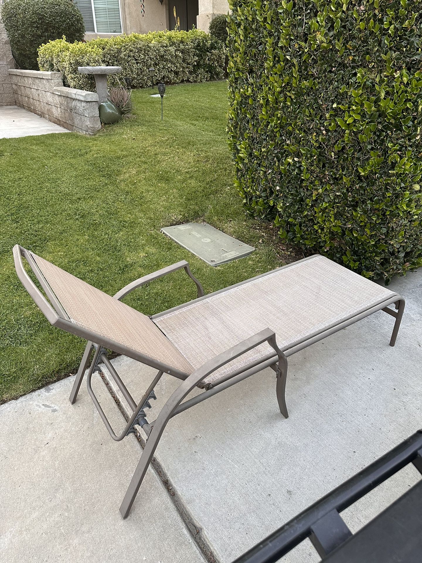 FREE lounge Chair