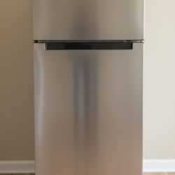 NEW Vissani 7.2 Cu. Ft. Top-Freezer Small Garage Ready Refrigerator ✨