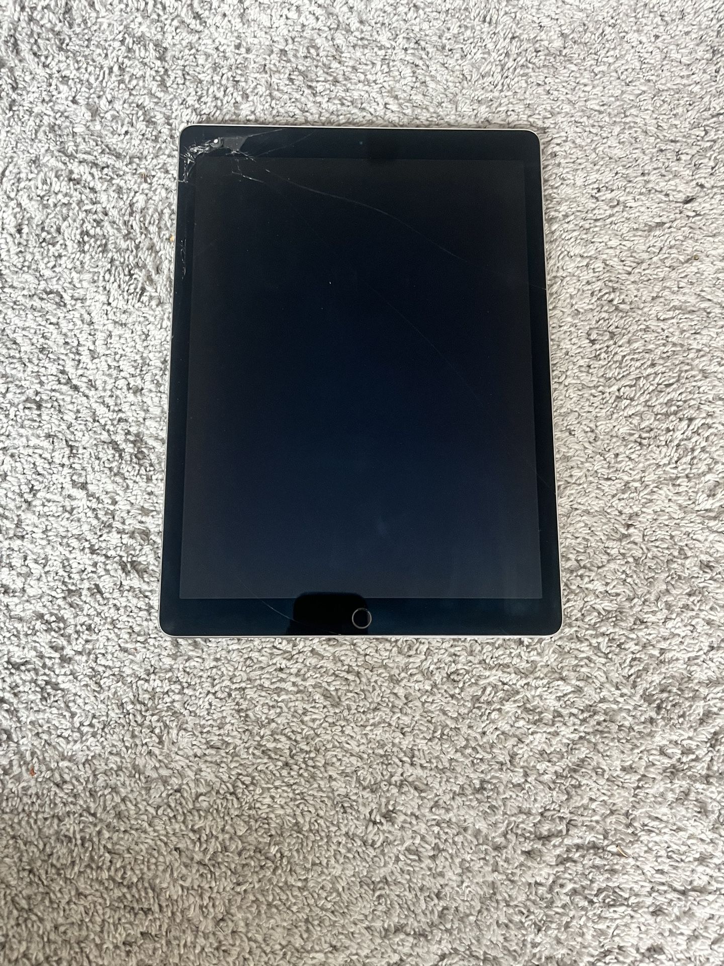 iPad Pro 12.9 (2017) - Space Gray (32 GB)