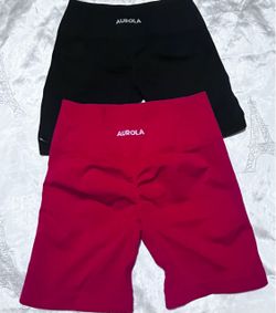 Shorts aurora talla M    $10 cada uno