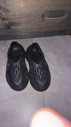 Yeezy foam runners