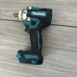 Makita 18 Volts Impact 1/2